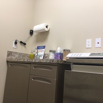 Keepers Animal Clinic - Nice, clean exam room. - Veterinarians Near Me - Rochester, Washington Keepers Animal Clinic - Nice, clean exam room. - Veterinarians Near Me - Rochester, Washington