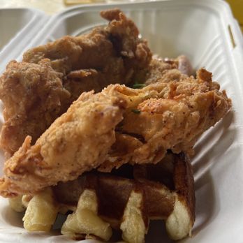 The Waffle Window - Fried Chicken and Waffle - Breakfast & Brunch Near Me - Portland, Oregon