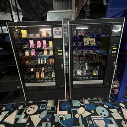 New Paradise Lanes - Vending machines