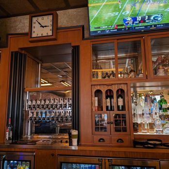 COMO's Restaurant - Pizza Near Me - Ferndale, Michigan COMO's Restaurant - Pizza Near Me - Ferndale, Michigan