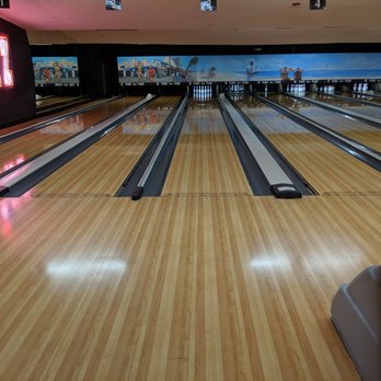 Pinz Bowling Kitchen + Bar - Bowl 11/5 - Bowling Near Me - Studio City, California Pinz Bowling Kitchen + Bar - Bowl 11/5 - Bowling Near Me - Studio City, California