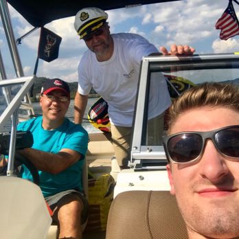 Big Bee Boats & RV - Captain for the day, Tom Denmeade piloting the NANSEA II - Boating Near Me - Duncannon, Pennsylvania Big Bee Boats & RV - Captain for the day, Tom Denmeade piloting the NANSEA II - Boating Near Me - Duncannon, Pennsylvania