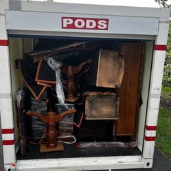 RPM Movers - Loading a Pods trailer with wrapped heavy furniture