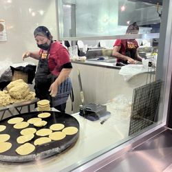 Tacos el Pata - Homemade tortillas