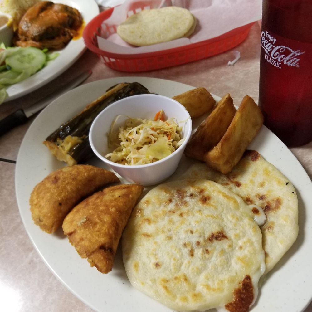 Restaurante El Guanaquito - Plato típico. - Salvadoran Near Me - Phoenix, Arizona Restaurante El Guanaquito - Plato típico. - Salvadoran Near Me - Phoenix, Arizona