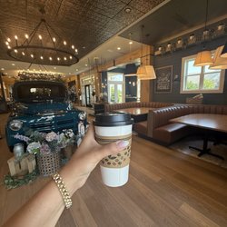 Heartland Market & Cafe - Coffee shop seating