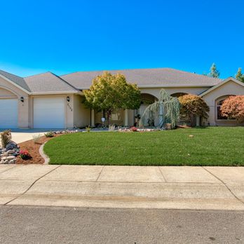 Complete Lawn and Landscape - the front of this home - Landscaping Near Me - Redding, California Complete Lawn and Landscape - the front of this home - Landscaping Near Me - Redding, California