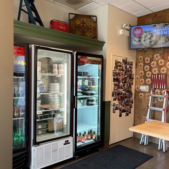 Lou Malnati's Pizzeria - Inside - Pizza Near Me - Oak Lawn, Illinois Lou Malnati's Pizzeria - Inside - Pizza Near Me - Oak Lawn, Illinois