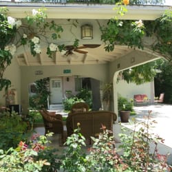 Con Carino Residential Care - Our covered patio allows our residents to enjoy the garden.