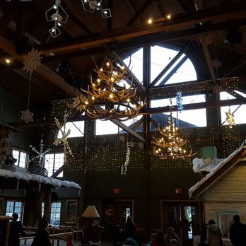 Great Wolf Lodge - Main lobby - Resorts Near Me - Scotrun, Pennsylvania Great Wolf Lodge - Main lobby - Resorts Near Me - Scotrun, Pennsylvania