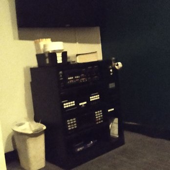 Café Duck Butt - Broken Karaoke Machine.... - Karaoke Near Me - Honolulu, Hawaii