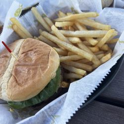 Sea Salts Bevarage Company Pool Bar & Grill - Pimento burger