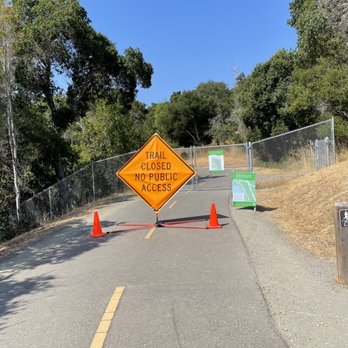 Sawyer Camp Trail - Trail closed at 1.5 miles - Hiking Near Me - San Mateo, California
