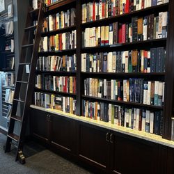 Tomlinson Cafe - Book store