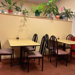 Plenty of seating and can sit and eat inside. Good atmosphere, relaxing and good energy
