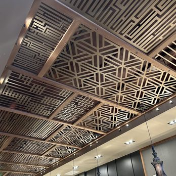Lily - Beautiful decor - Vietnamese Near Me - San Francisco, California