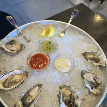 Lamella Tavern - happy hour oysters - Cocktail Bars Near Me - San Jose, California