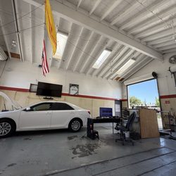 7 Min Smog Check - Interior of smog check place