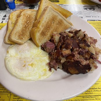 Roxy Cafe - Corn beef hash - Breakfast & Brunch Near Me - Jackson, Michigan