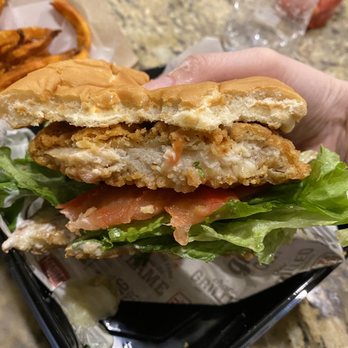 Habit Burger & Grill - Crispy Chicken Sandwich - Salad Near Me - Tukwila, Washington