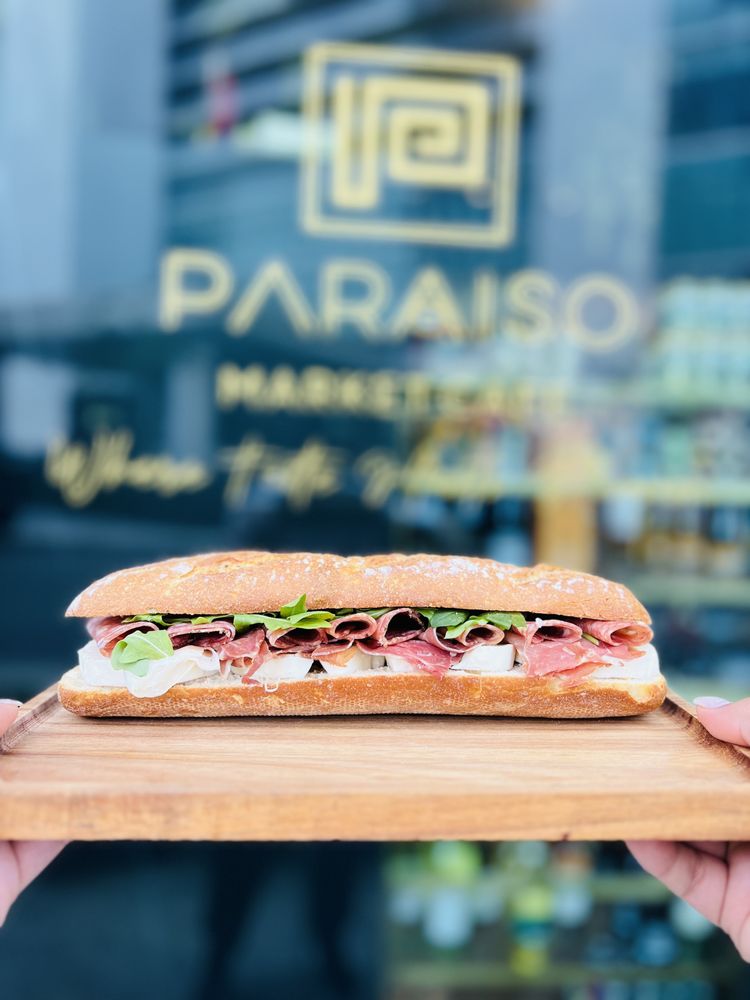 Paraiso Market Cafe Logo