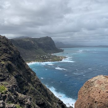 Makapu'u Point Lighthouse Trail - Great view up the coast - Hiking Near Me - Honolulu, Hawaii Makapu'u Point Lighthouse Trail - Great view up the coast - Hiking Near Me - Honolulu, Hawaii