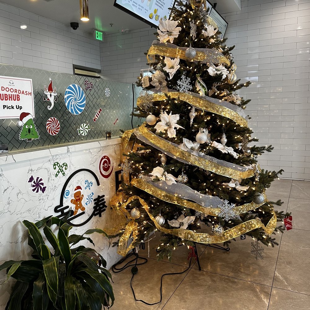 Feng Cha - Milpitas - Christmas decor - Desserts Near Me - Milpitas, California Feng Cha - Milpitas - Christmas decor - Desserts Near Me - Milpitas, California