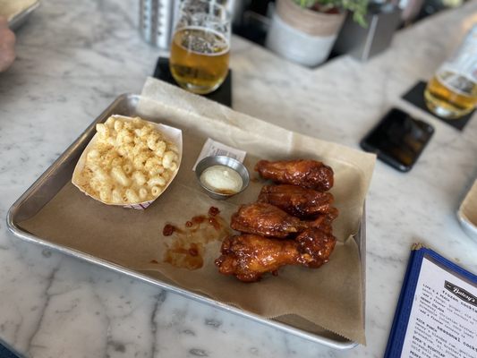 Batesy’s BBQ and Bar by null