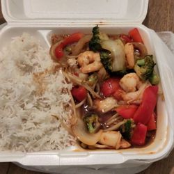KIM SON - Nummer 63 mit Garnelen und Knoblauch und Brokoli.