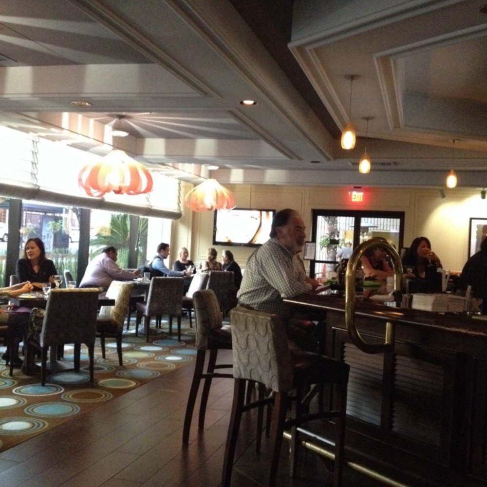 Hilton Pasadena - Bar area - Hotels Near Me - Pasadena, California Hilton Pasadena - Bar area - Hotels Near Me - Pasadena, California