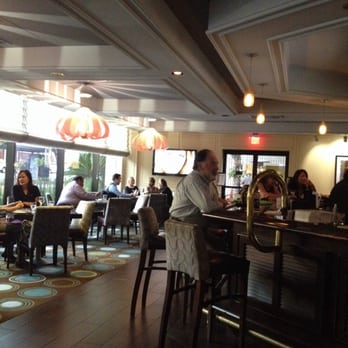 Hilton Pasadena - Bar area - Hotels Near Me - Pasadena, California Hilton Pasadena - Bar area - Hotels Near Me - Pasadena, California