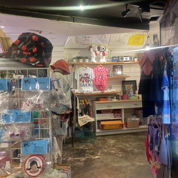 88 Tees - Women's Clothing Near Me - Honolulu, Hawaii