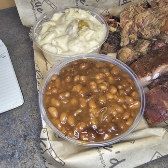 Kue'd Smokehouse - baked beans and Mac - Smokehouse Near Me - Waukee, Iowa