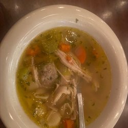 Luigi's Bistro - Wedding soup tasty !