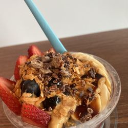 Elite Experience: Blue Bowl - Blue coconut, açaí, granola, dates, peanut butter, toasted coconut, banana, strawberries, blueberries & cacao nibs.