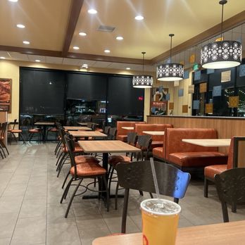 El Pollo Loco - Nobody is here. No reason for the employees not to come out and clean the dining area. - Fast Food Near Me - Menifee, California