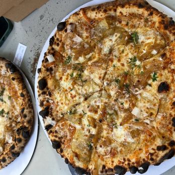 Lucky Nick's Pizza - Thyme will not wait for no one (I believe so?) it's from their event with braindead x local natives ! - Caterers Near Me Lucky Nick's Pizza - Thyme will not wait for no one (I believe so?) it's from their event with braindead x local natives ! - Caterers Near Me