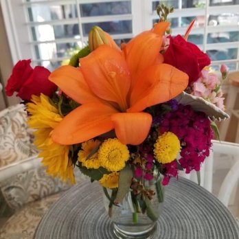 Rosemar Flowers & Gifts - What she got... not worth $100 and not even close to what we ordered!!! Seriously?!?! - Florists Near Me - Camarillo, California Rosemar Flowers & Gifts - What she got... not worth $100 and not even close to what we ordered!!! Seriously?!?! - Florists Near Me - Camarillo, California