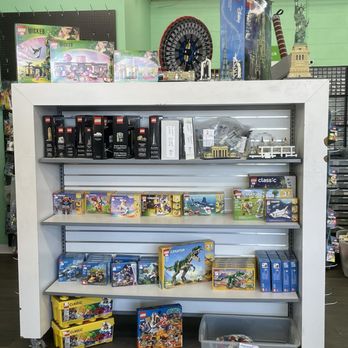 Brick by Brick Toys - LEGO Creator 3-in-1 and Architecture sets - Toy Stores Near Me - Hayward, California Brick by Brick Toys - LEGO Creator 3-in-1 and Architecture sets - Toy Stores Near Me - Hayward, California