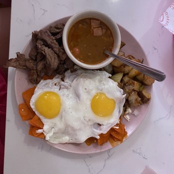 Taquero Mucho - Chilaquiles w/ steak - Mexican Near Me - Austin, Texas Taquero Mucho - Chilaquiles w/ steak - Mexican Near Me - Austin, Texas