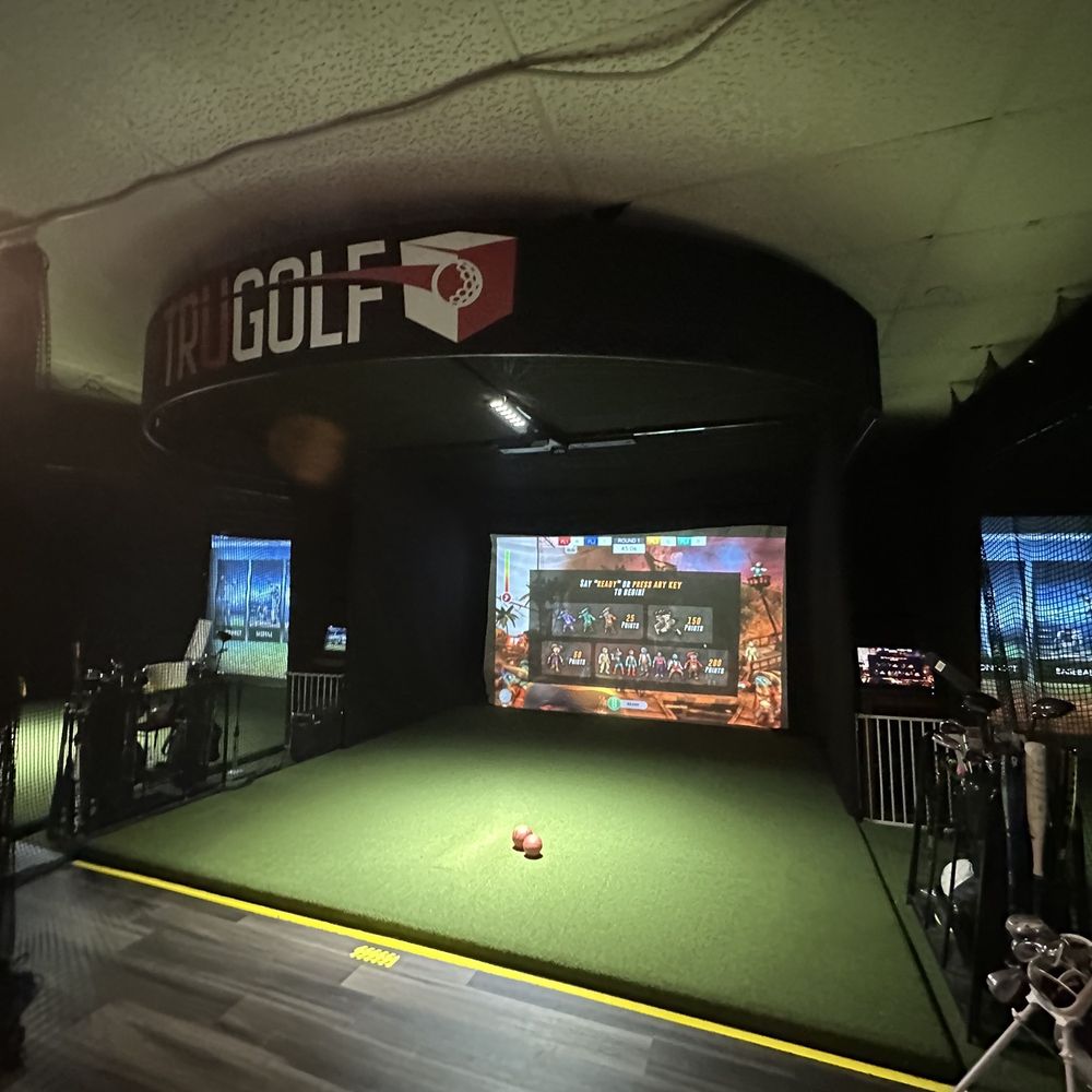 Sports Box - Inside view of the middle gaming area. - Golf Lessons Near Me - Aiea, Hawaii Sports Box - Inside view of the middle gaming area. - Golf Lessons Near Me - Aiea, Hawaii