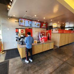 Macho Burger - Interior (counter)