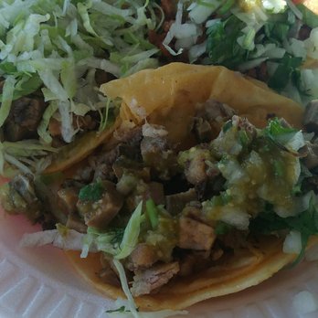 Tacos Gavilan - Greasy tortilla,  need to be heated better,  it falls apart when you want to bit it,  chales!! - Mexican Near Me - South Gate, California