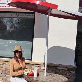 In-N-Out Burger - Al fresco dining - Burgers Near Me - Mesa, Arizona In-N-Out Burger - Al fresco dining - Burgers Near Me - Mesa, Arizona