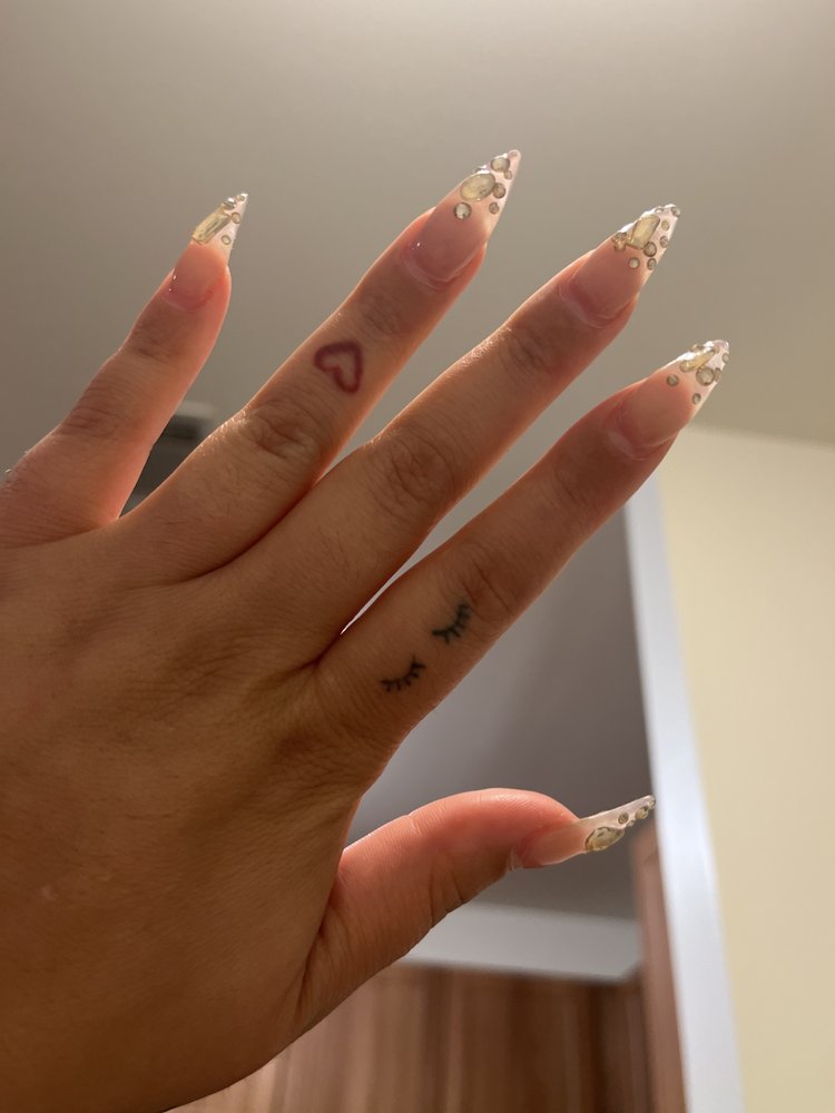 ALLURING BEAUTY BAR Updated April 2024 Request an Appointment 33