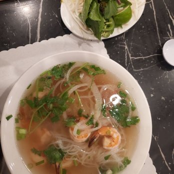 Pho Hut - Beef broth with shrimp, my favourite. - Vietnamese Near Me - Glendale, California