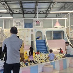 Momi Land - Hilliard