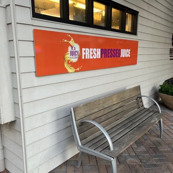 It's Juicy Juice Bar - a bench outside - Juice Bars & Smoothies Near Me - Phoenix, Arizona It's Juicy Juice Bar - a bench outside - Juice Bars & Smoothies Near Me - Phoenix, Arizona