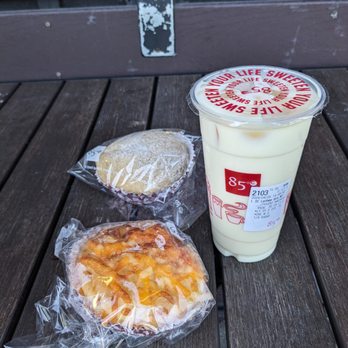 85°C Bakery Cafe-Stonestown - Cheese bread, milk tea bun, lychee green milk tea (large) - Coffee & Tea Near Me - San Francisco, California 85°C Bakery Cafe-Stonestown - Cheese bread, milk tea bun, lychee green milk tea (large) - Coffee & Tea Near Me - San Francisco, California