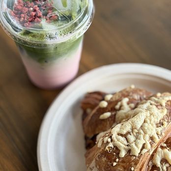 Black Line - Strawberry matcha and ham and cheese croissant - Coffee & Tea Near Me - Los Angeles, California Black Line - Strawberry matcha and ham and cheese croissant - Coffee & Tea Near Me - Los Angeles, California